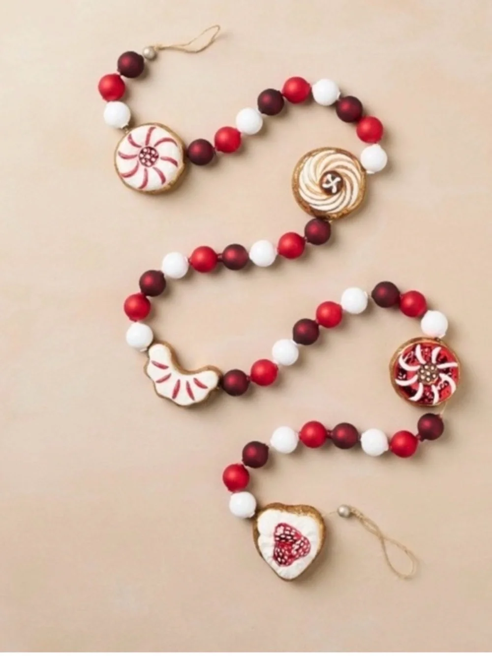 JOHB DERIAN NWT glass cookie garland -60”